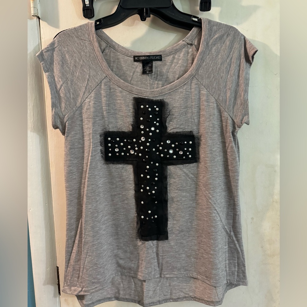 No Strings Attached Medium Cross Tee